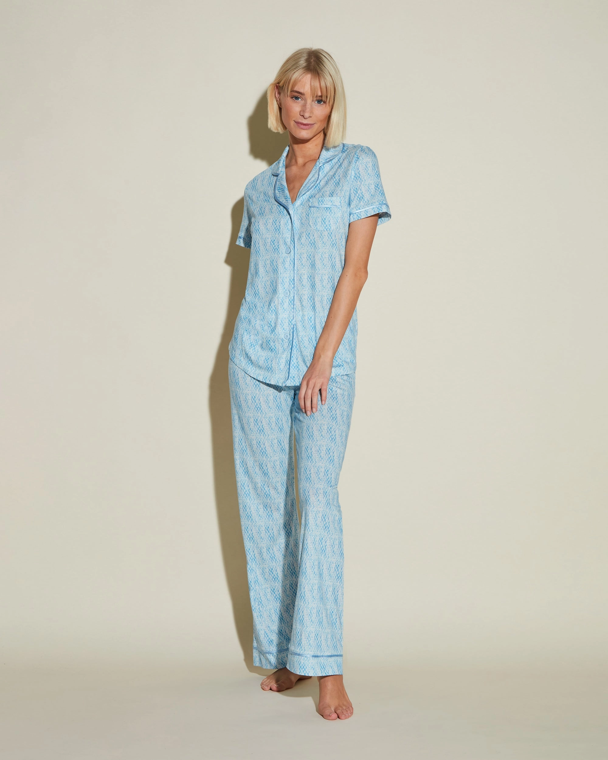 Conjunto De Pijama Con Camisa De Manga Corta Y Pantalones