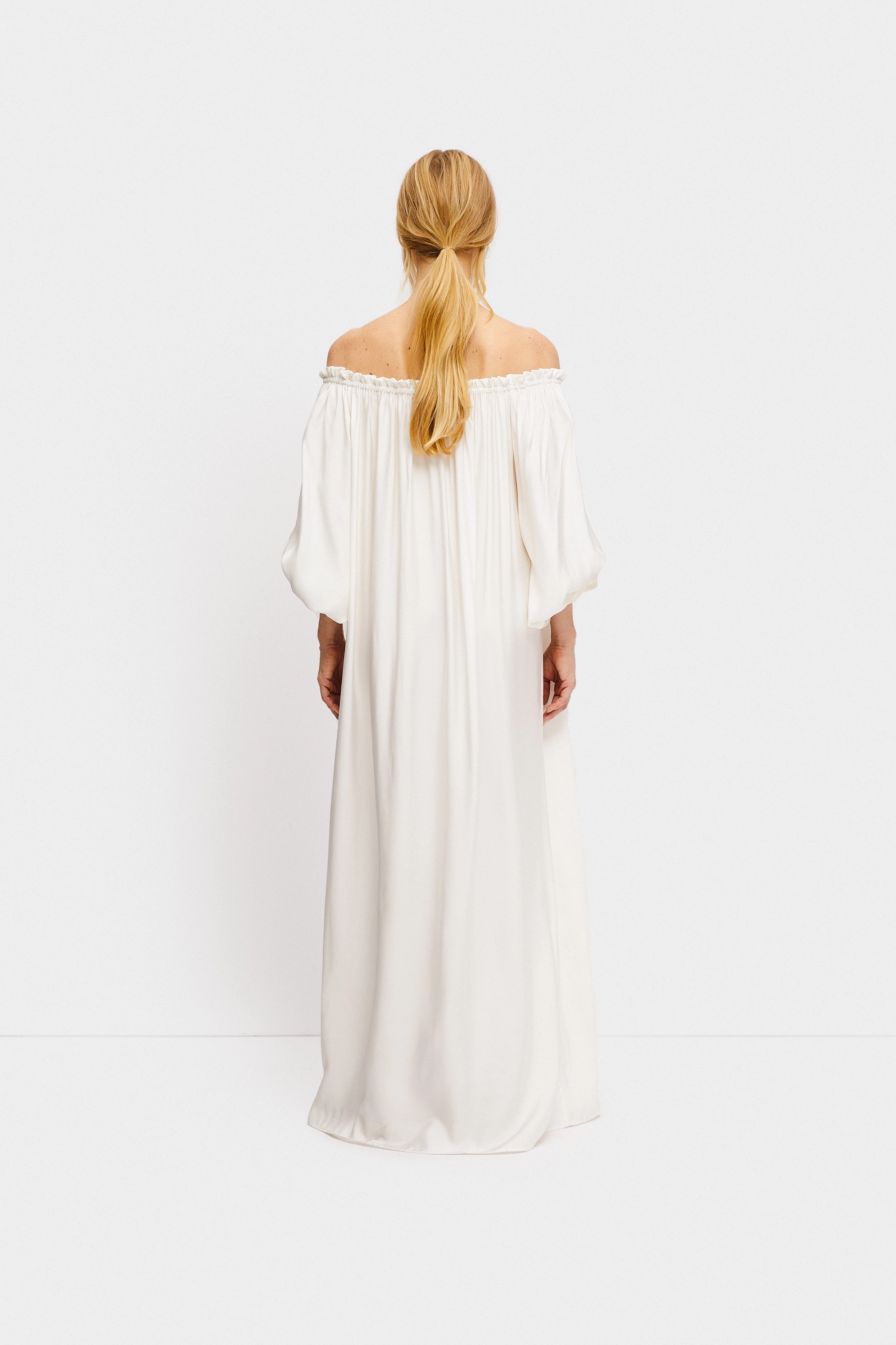 Zephir Off-the-shoulder Maxi Dress in White
